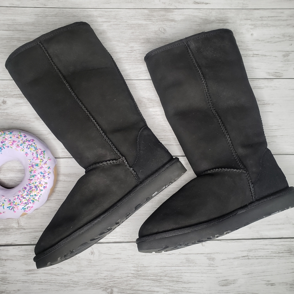 UGG Classic Tall Boots Black Fur Authentic Womens 8 Winter Australia Designer